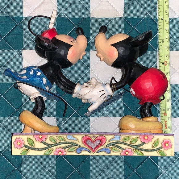 Disney Traditions Mickey & Minnie "Smooch for my Sweetie" - Picture 2 of 10